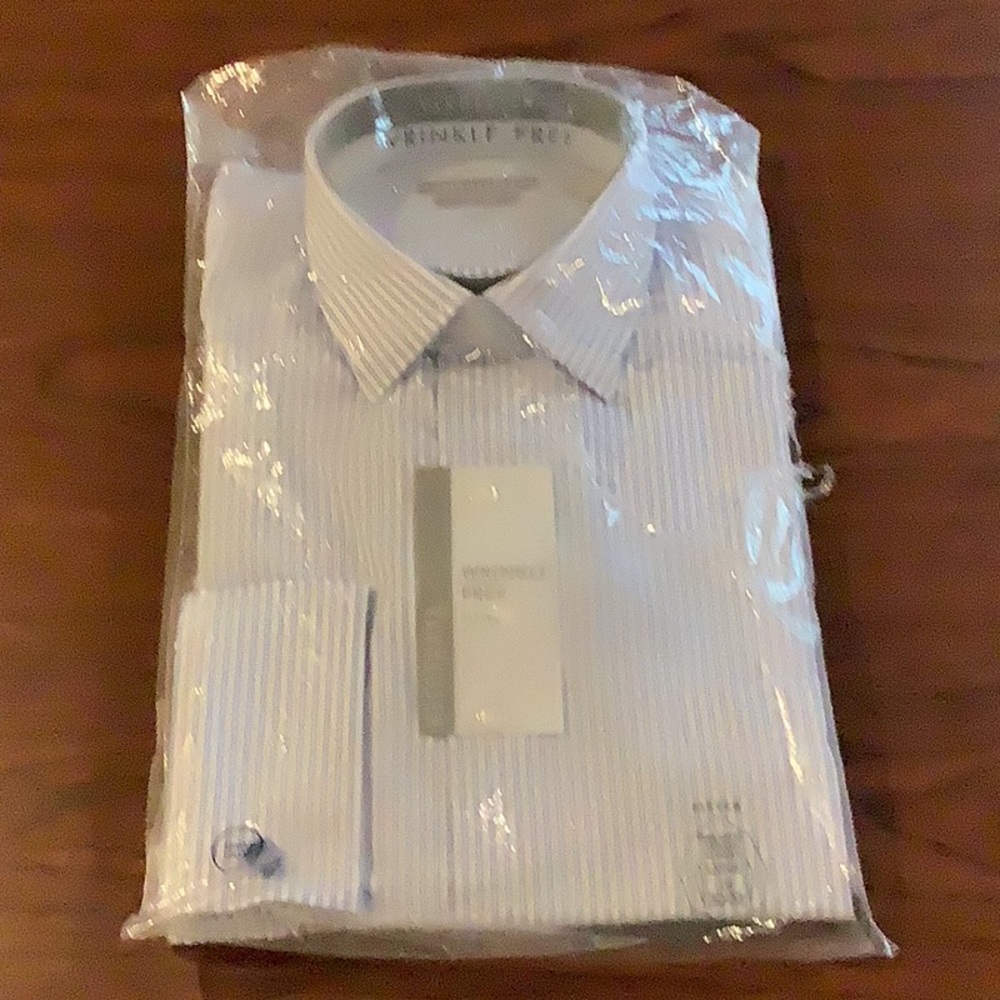 Men’s VanHuesen button up
